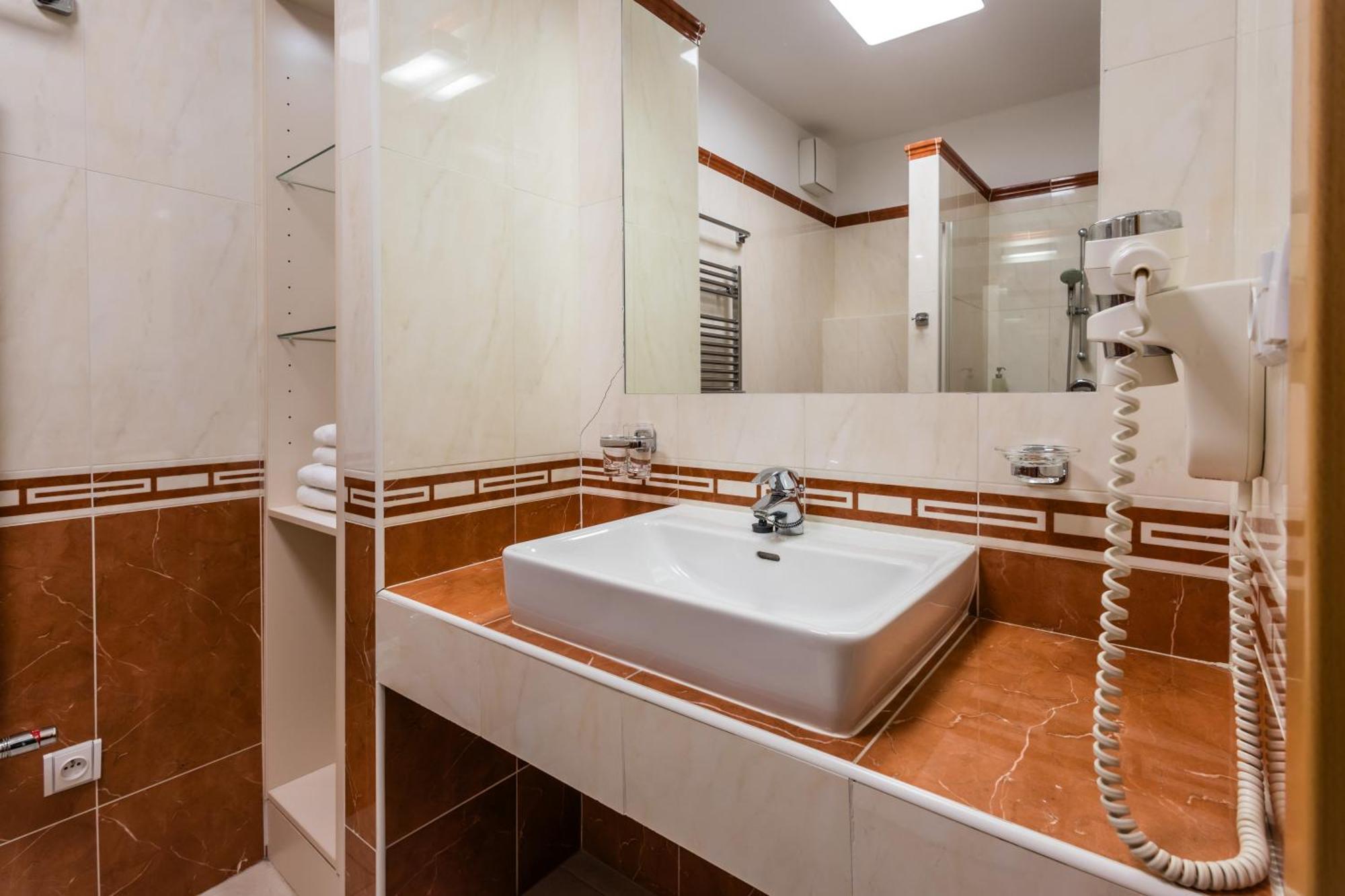 Lazensky A Wellness Hotel Nivamare Luhačovice Dış mekan fotoğraf