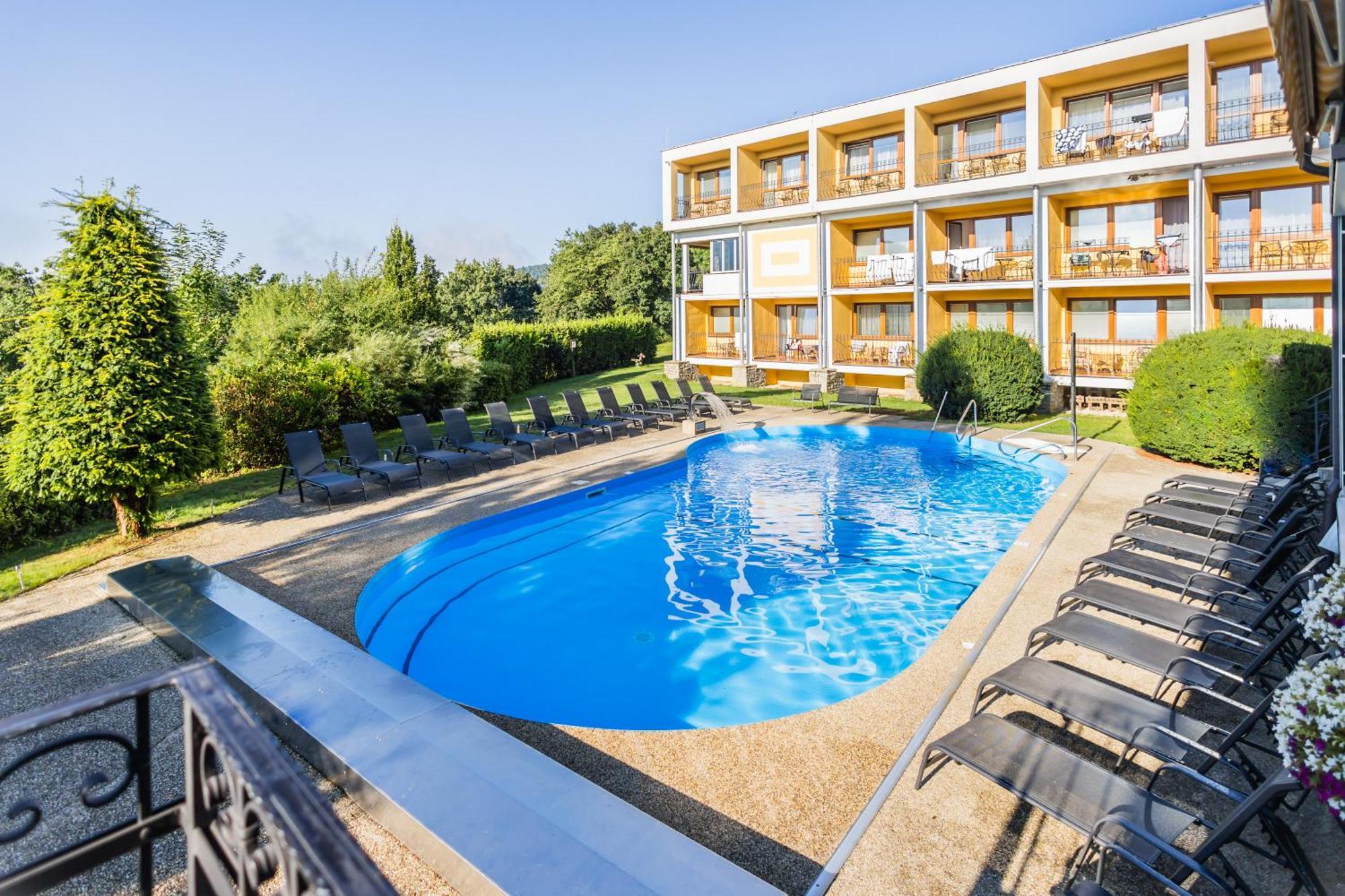 Lazensky A Wellness Hotel Nivamare Luhačovice Dış mekan fotoğraf