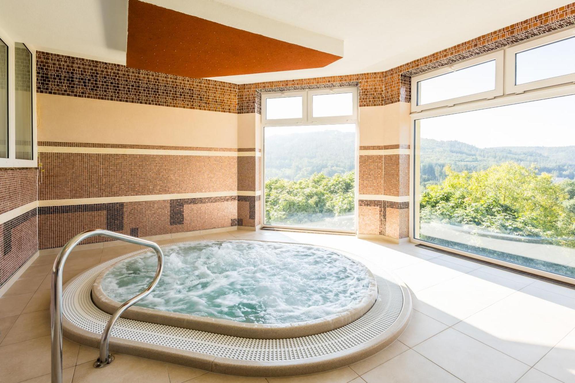 Lazensky A Wellness Hotel Nivamare Luhačovice Dış mekan fotoğraf
