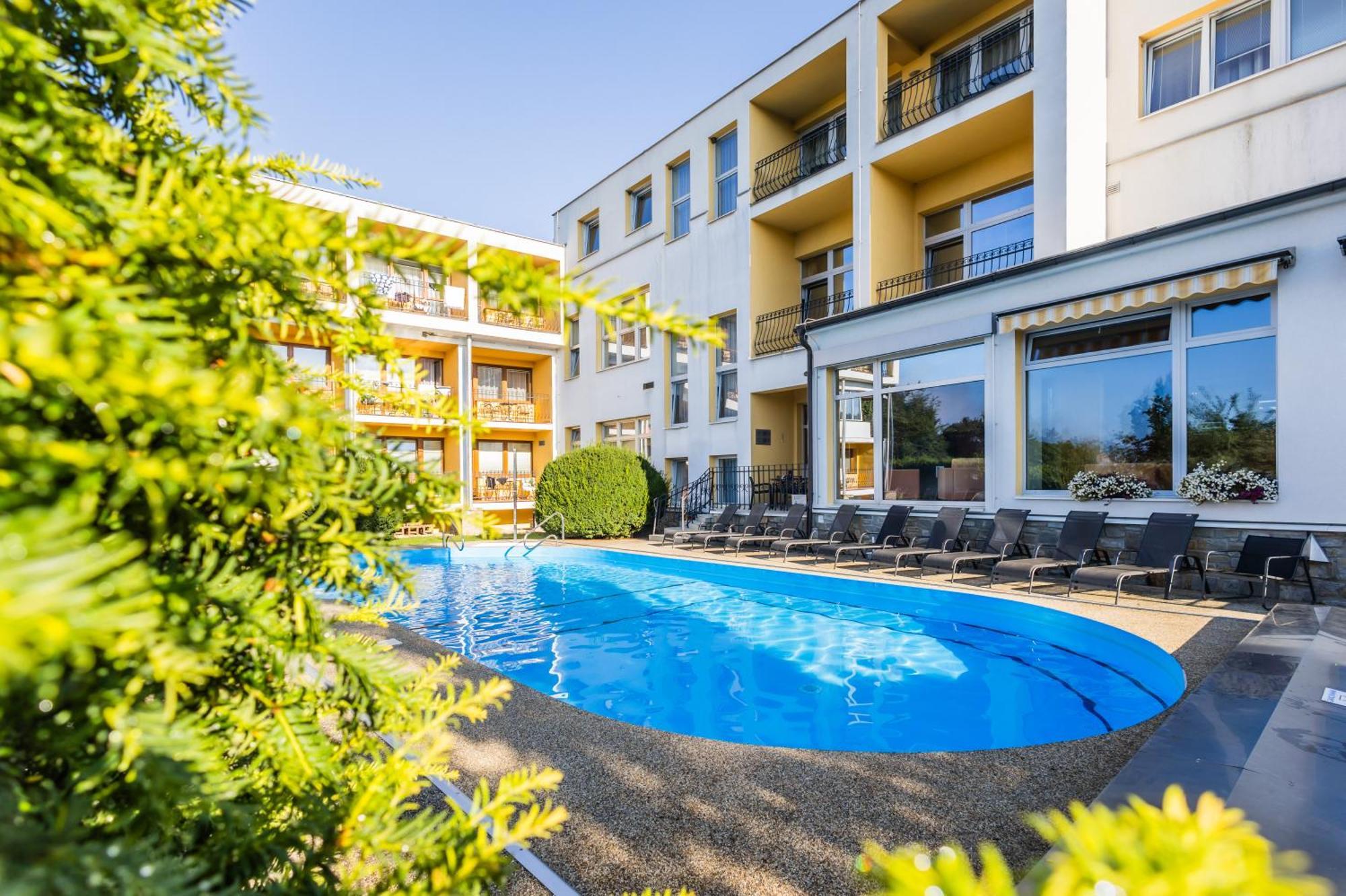 Lazensky A Wellness Hotel Nivamare Luhačovice Dış mekan fotoğraf